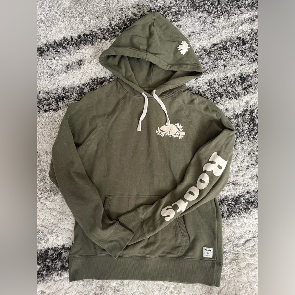Army green roots sweater